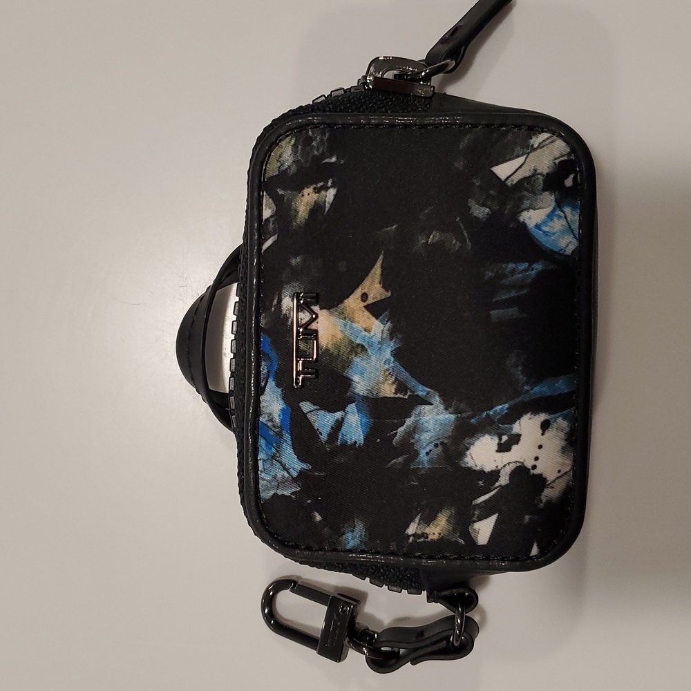 Tumi AirPods Case